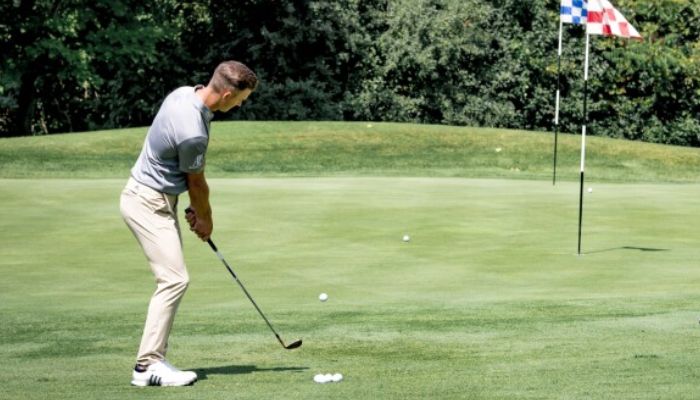Golf Chipping Tips for Seniors